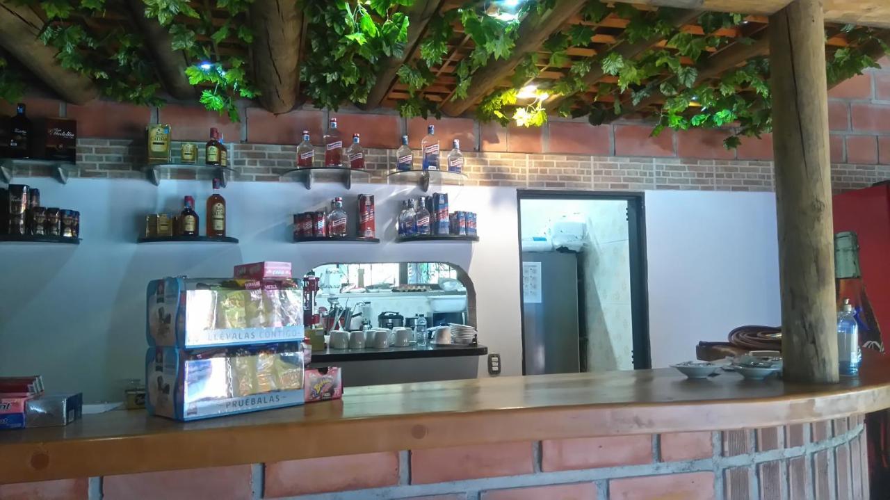 El Penol  Hotel El Potrillo מראה חיצוני תמונה