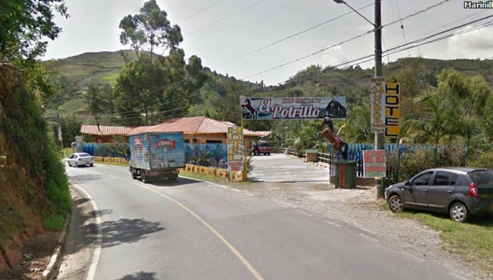 El Penol  Hotel El Potrillo מראה חיצוני תמונה