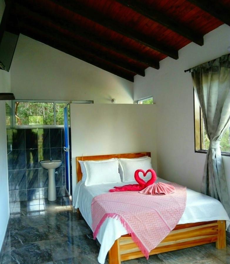 El Penol  Hotel El Potrillo מראה חיצוני תמונה