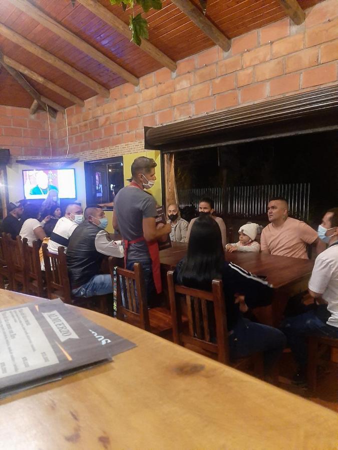 El Penol  Hotel El Potrillo מראה חיצוני תמונה
