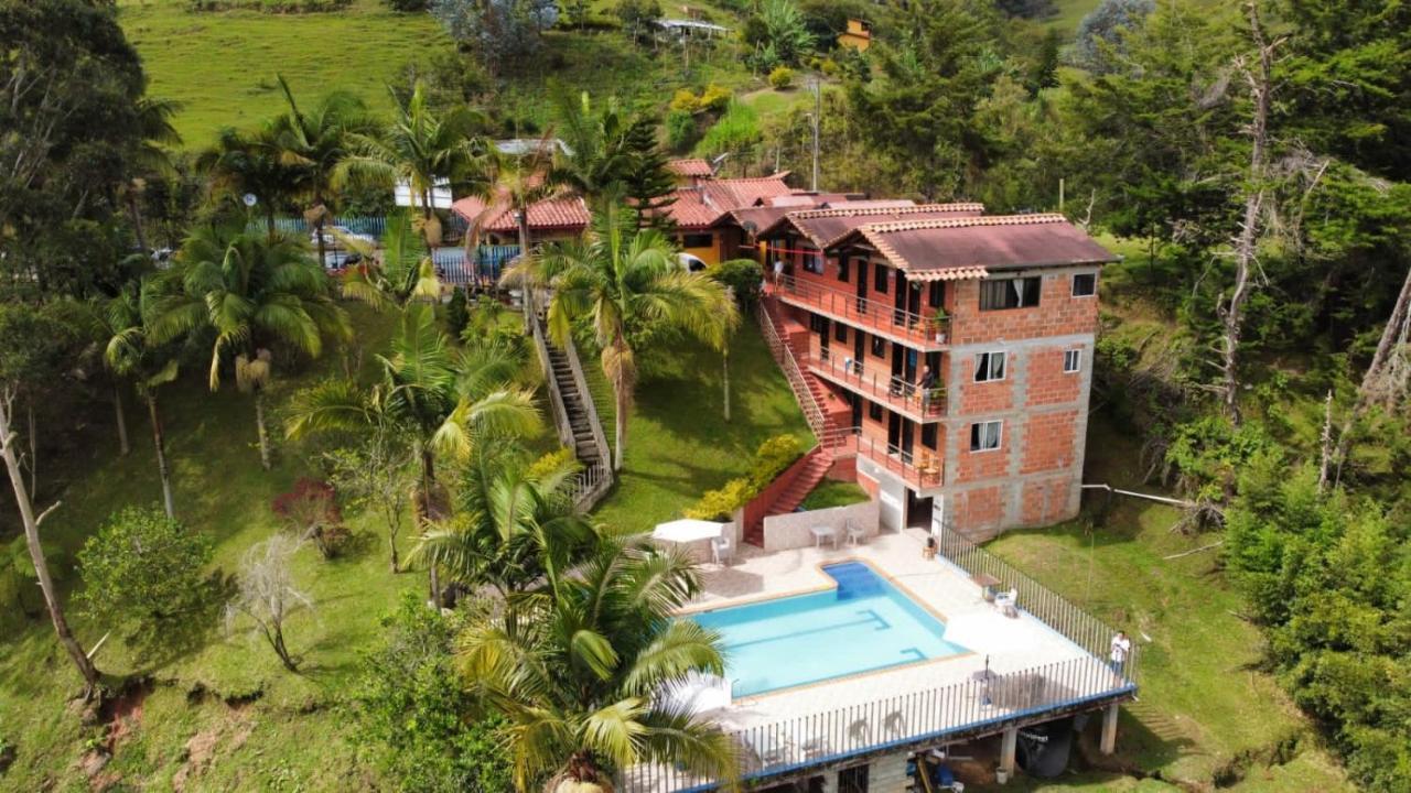 El Penol  Hotel El Potrillo מראה חיצוני תמונה